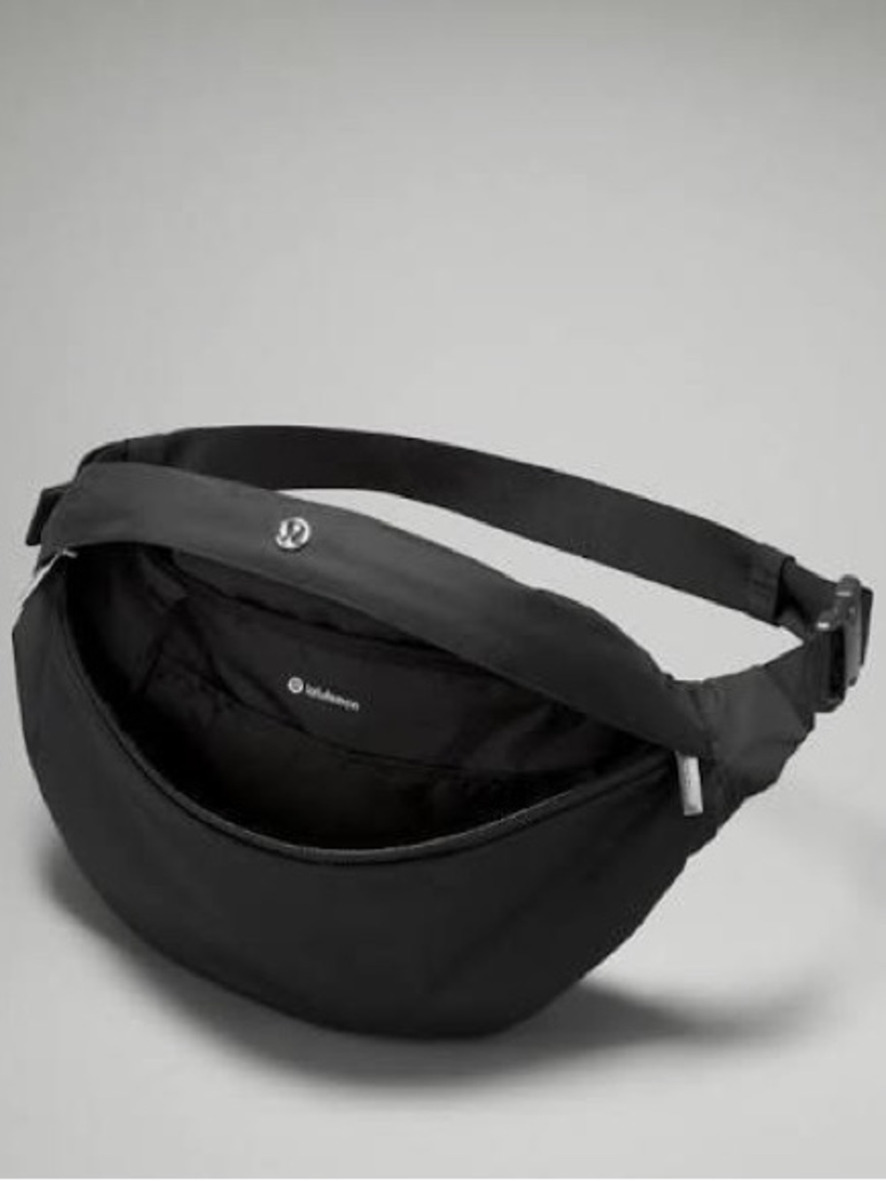 LULULEMON - Classic Belt Bag 3.5L in Black Nylon - Picture 2 of 15